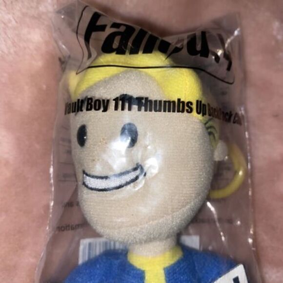 NWT Fallout 4 Vault Boy 111 Thumbs Up Plush Backpack Clip Gaming Heads - Picture 2 of 6
